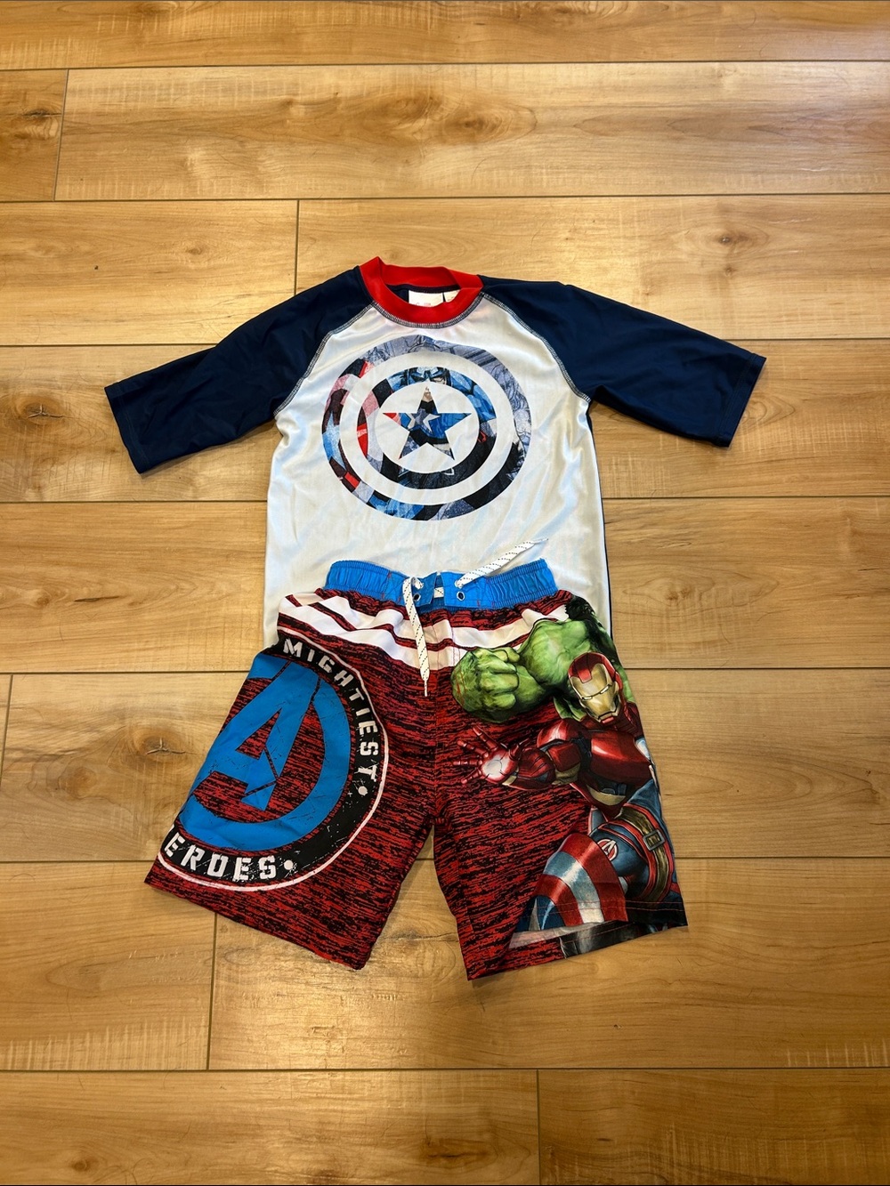 NWOT Kids Avengers Two-Piece Rash Guard Set - Red, Blue, White